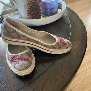 Gucci signature slide ons